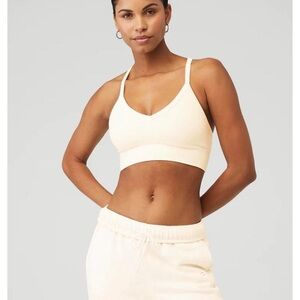 Alo Seamless Rib Low Back Sports Bra In Ivory